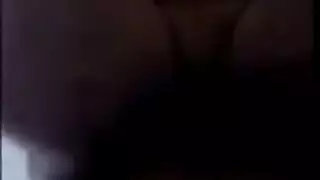 قضيب هندي كبير يملأ الثقوب الراغبة
