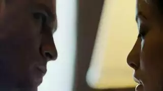 شقراء خنثى مسمر تمارس جنساً عنيفاً