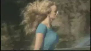 مجموعة تشارك عاهرة مطيعة في لعق شرجي صارخ