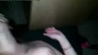 ميساندرا تمص قضيباً وتأخذ قذفاً على الوجه